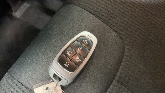 Used 2023 Hyundai Santa Fe SEL AWD/4WD image 31