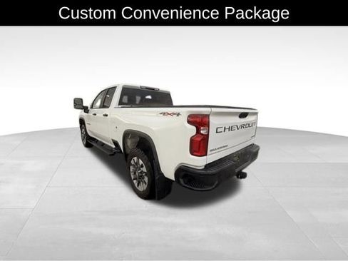 Used 2021 Chevrolet Silverado 2500 Custom w/ Custom Value Package image 5