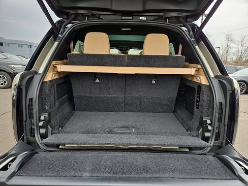 Used 2024 Land Rover Range Rover Long Wheelbase SE image 28