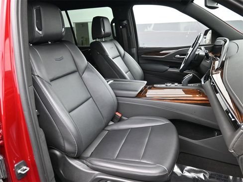 Used 2023 Cadillac Escalade Luxury image 34