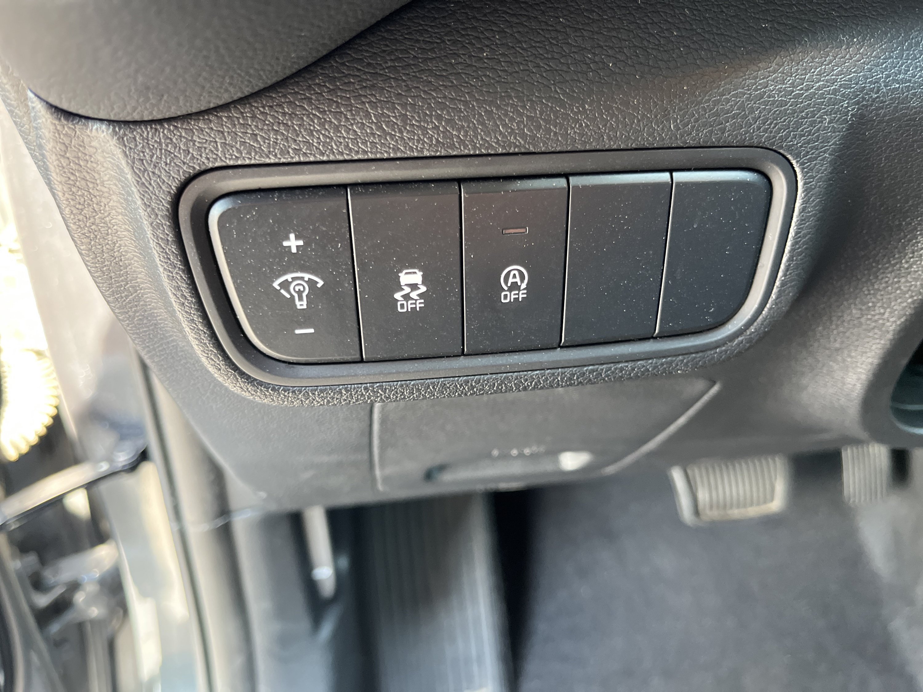 Used 2025 Kia Soul LX w/ LX Technology Package FWD image 19