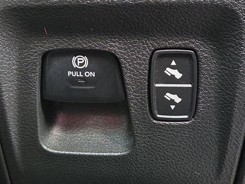 Used 2023 RAM 1500 Laramie image 20