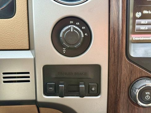 Used 2014 Ford F150 Lariat w/ Lariat Chrome Package image 22