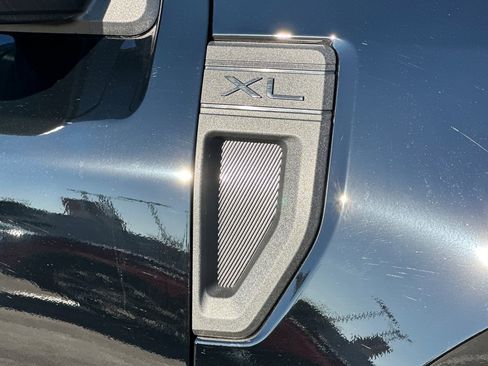 New 2025 Ford Maverick XL w/ Equipment Group 102A image 23