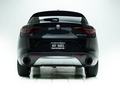 Used 2022 Alfa Romeo Stelvio Ti image 16