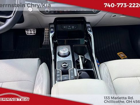 Used 2026 Kia Sorento SX Prestige AWD/4WD image 12