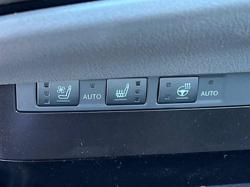 Used 2025 Lexus ES 350 w/ Premium Package FWD image 24