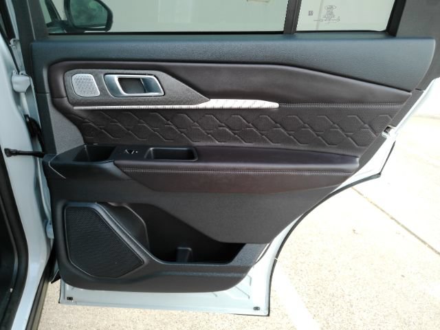 Used 2025 Ford Explorer Platinum w/ LUX Leather Package AWD/4WD image 25