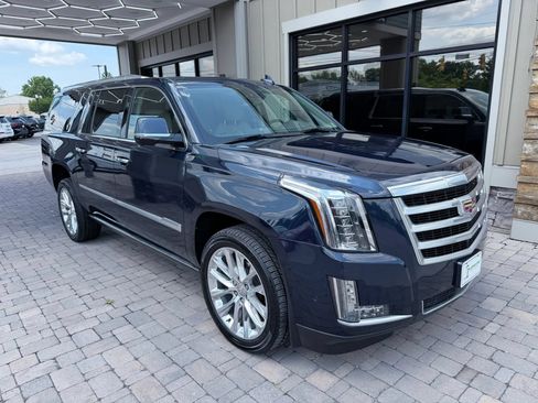 Used 2020 Cadillac Escalade ESV Premium Luxury AWD/4WD image 8