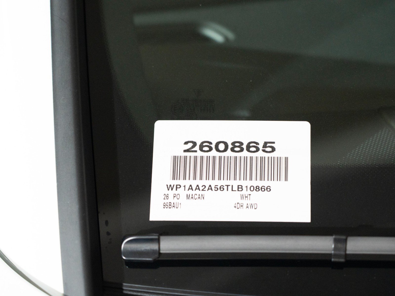 Certified 2026 Porsche Macan AWD/4WD image 25