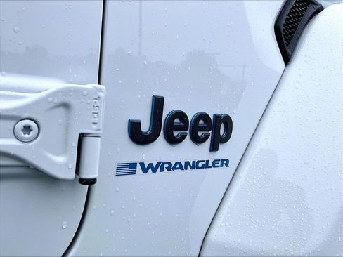 Used 2024 Jeep Wrangler High Altitude AWD/4WD image 29