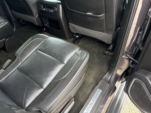 Used 2018 Chevrolet Suburban Premier image 21