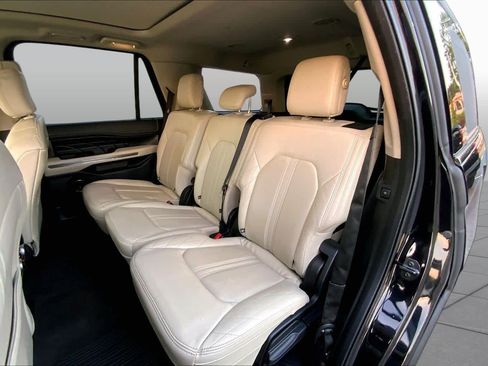 Used 2019 Ford Expedition Platinum AWD/4WD image 20