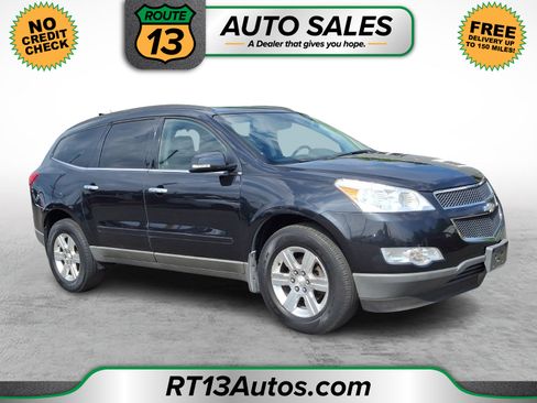 Used 2012 Chevrolet Traverse LT FWD image 1