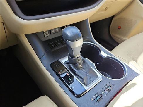 Used 2018 Toyota Highlander Limited Platinum AWD/4WD image 12