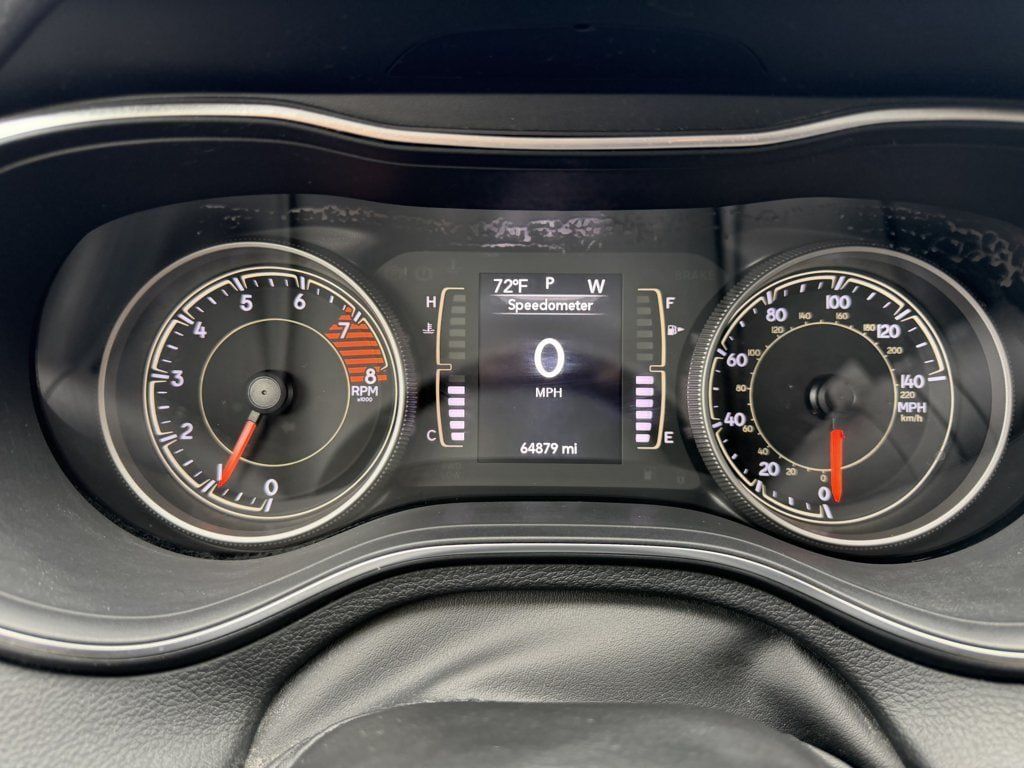 Used 2019 Jeep Cherokee Latitude Plus w/ Comfort/Convenience Group AWD/4WD image 20