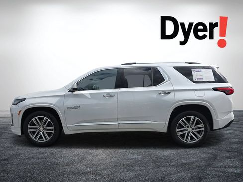 Used 2023 Chevrolet Traverse High Country FWD image 8