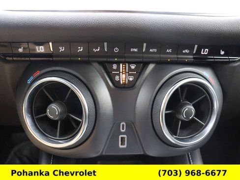 Used 2025 Chevrolet Blazer LT w/ Sound & Technology Package AWD/4WD image 17