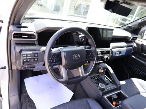 Used 2026 Toyota 4Runner Platinum AWD/4WD image 24