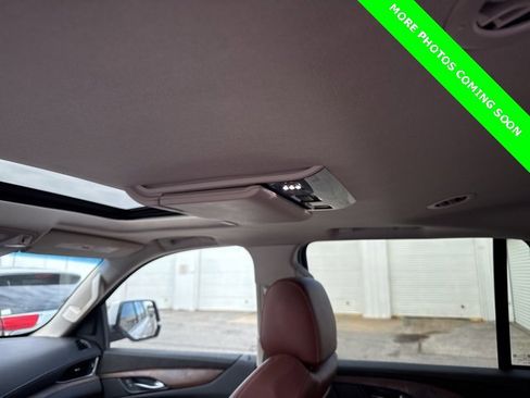 Used 2020 Cadillac Escalade Premium Luxury image 6
