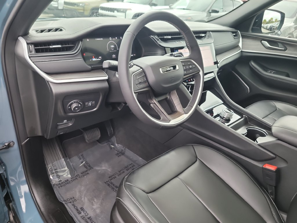 Certified 2026 Jeep Grand Cherokee Limited w/ Limited Altitude Package AWD/4WD image 19