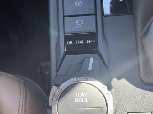Used 2025 Toyota 4Runner Limited AWD/4WD image 29