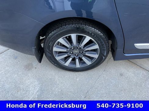 Used 2020 Toyota Sienna Limited Premium w/ Carpet Mat Package AWD/4WD image 12