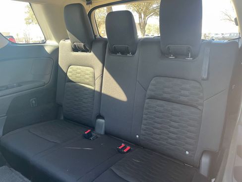 Used 2025 Nissan Pathfinder SV image 31