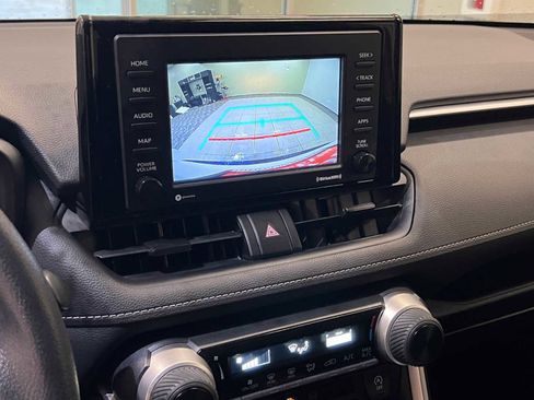 Certified 2021 Toyota RAV4 LE image 25