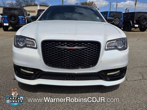 Used 2023 Chrysler 300 S w/ Comfort Group image 2