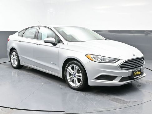 Used 2018 Ford Fusion S image 3
