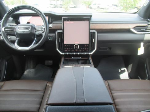 Used 2026 GMC Acadia Denali Ultimate AWD/4WD image 12