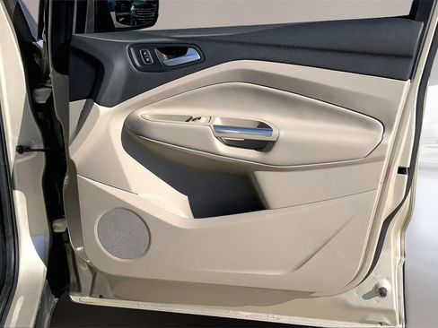 Used 2018 Ford Escape SE image 22