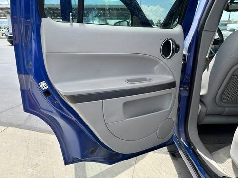 Used 2008 Chevrolet HHR LS FWD image 29
