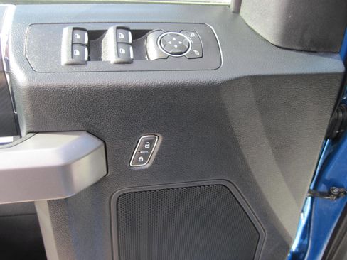Used 2019 Ford F150 XLT w/ Equipment Group 302A Luxury AWD/4WD image 16