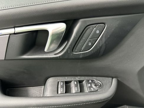 Used 2025 Buick Enclave Sport Touring image 11