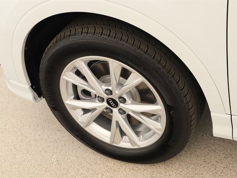 New 2025 Audi Q3 2.0T Premium image 30