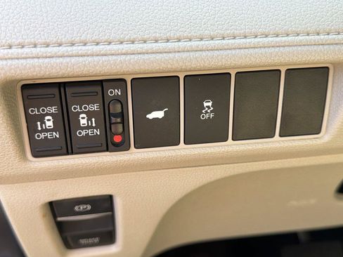 Used 2025 Honda Odyssey EX-L image 9