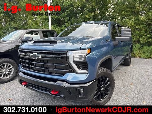 Used 2025 Chevrolet Silverado 2500 LT w/ Trail Boss Package AWD/4WD image 3