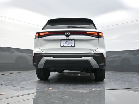 New 2026 Volkswagen Tiguan SE AWD/4WD image 26