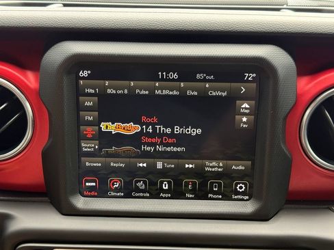Used 2021 Jeep Wrangler Rubicon AWD/4WD image 15