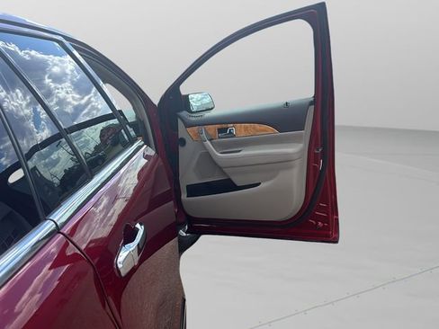 Used 2015 Lincoln MKX AWD w/ Equipment Group 101A image 15