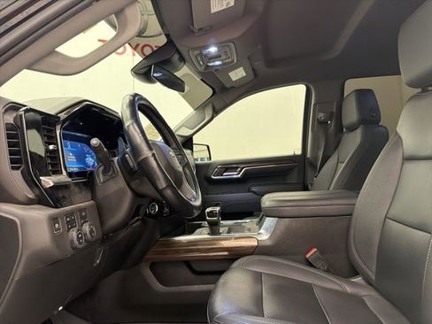 Used 2023 Chevrolet Silverado 1500 LT AWD/4WD image 14