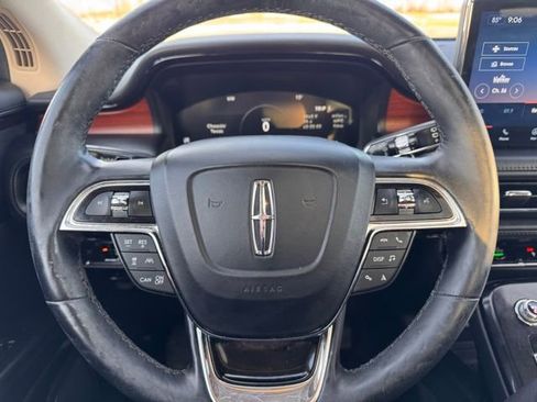 Used 2022 Lincoln Nautilus Reserve w/ Equipment Group 201A image 8