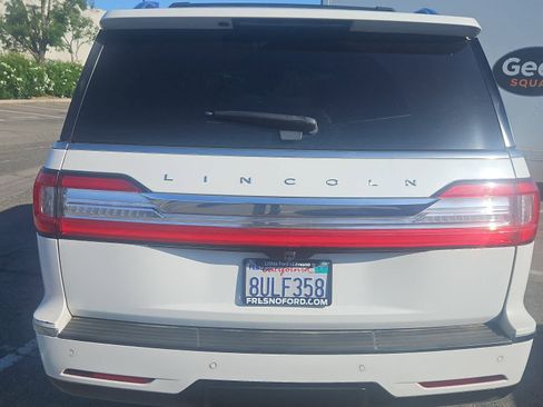 Used 2021 Lincoln Navigator L Reserve image 8