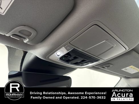 Used 2025 Acura MDX SH-AWD w/ Technology Package image 11