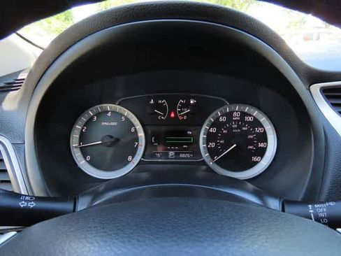 Used 2013 Nissan Sentra SV FWD image 22