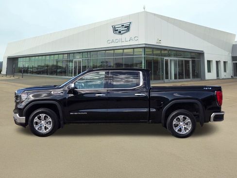 Used 2025 GMC Sierra 1500 SLT AWD/4WD image 3