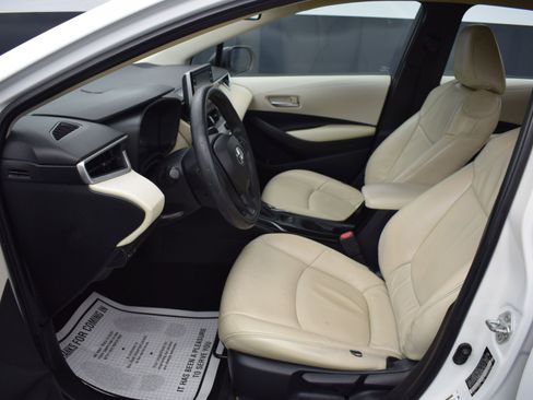 Used 2021 Toyota Corolla LE w/ Carpet Mat Package (TMS) image 13