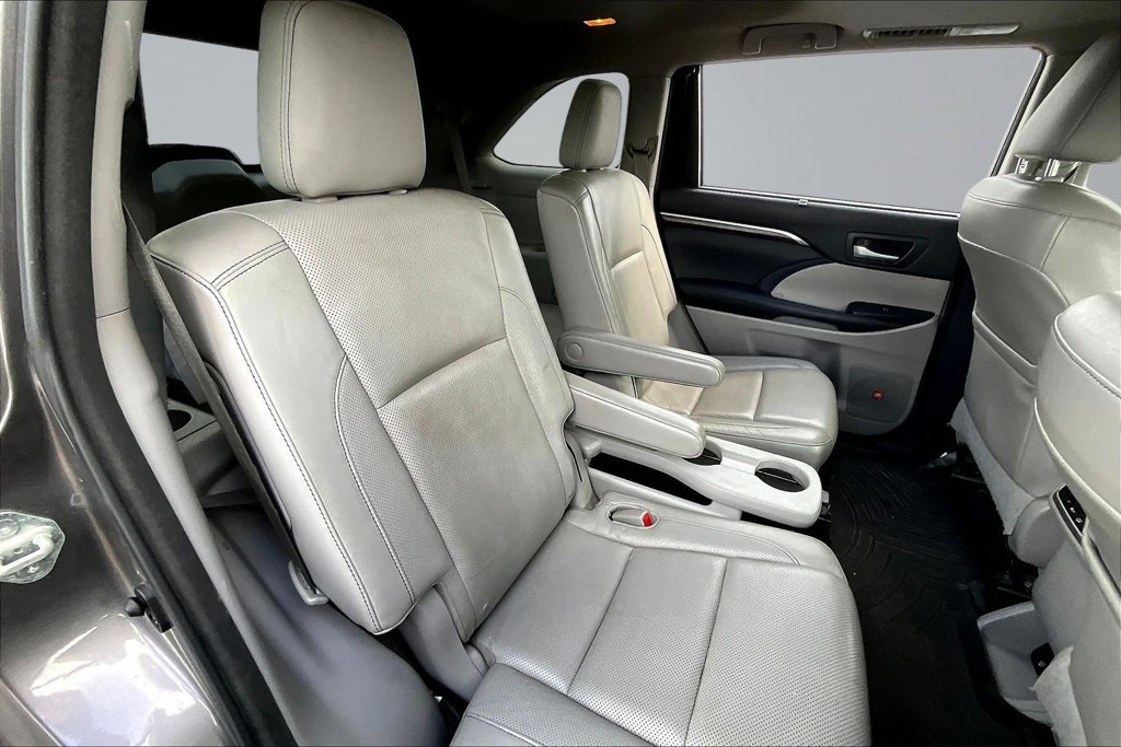 Used 2015 Toyota Highlander Limited AWD/4WD image 21